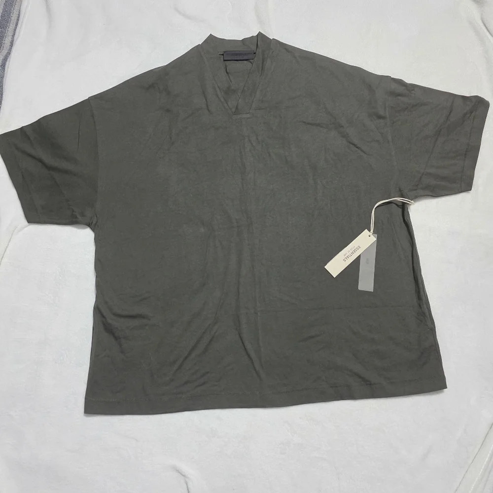 NWT FEAR OF GOD ESSENTIALS V-Neck T-shirt Ink Sz L - Picture 2 of 11
